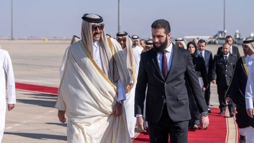قطر تدعم رواتب الموظفين في سوريا بمنحة مالية شهرية قطر تدعم رواتب الموظفين في سوريا بمنحة مالية شهرية