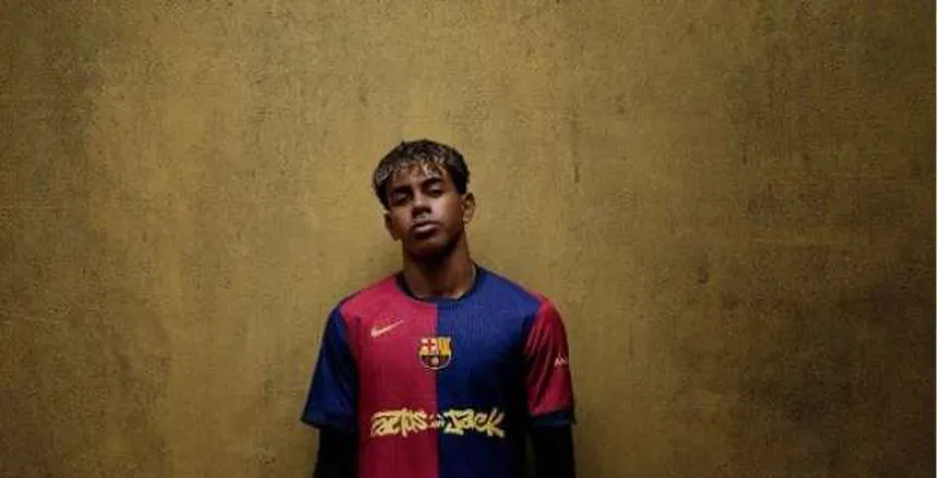 قميص خاص لبرشلونة ضد ريال مدريد في الكلاسيكو (صور) قميص خاص لبرشلونة ضد ريال مدريد في الكلاسيكو (صور)
