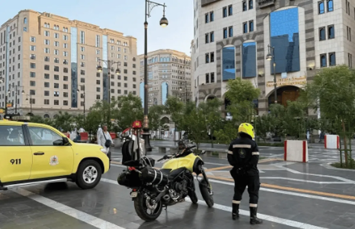قوات الدفاع المدني في المدينة المنورة تواصل جهودها في الإشراف الوقائي بمسجد النبي قوات الدفاع المدني في المدينة المنورة تواصل جهودها في الإشراف الوقائي بمسجد النبي