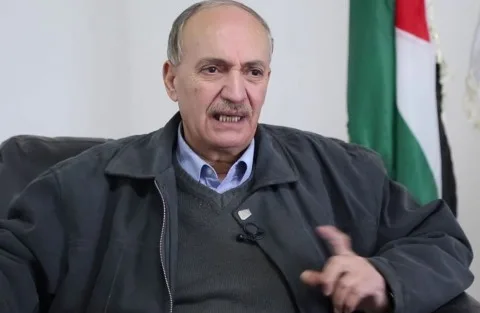 قيادي فلسطيني: نتنياهو يطيل الحرب لتهجير الفلسطينيين وشطب قضيتهم قيادي فلسطيني: نتنياهو يطيل الحرب لتهجير الفلسطينيين وشطب قضيتهم