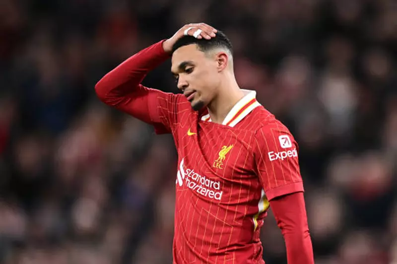 كاراجر: أرنولد فقد الدعم غير المشروط لجماهير ليفربول بعد رحيله كاراجر: أرنولد فقد الدعم غير المشروط لجماهير ليفربول بعد رحيله