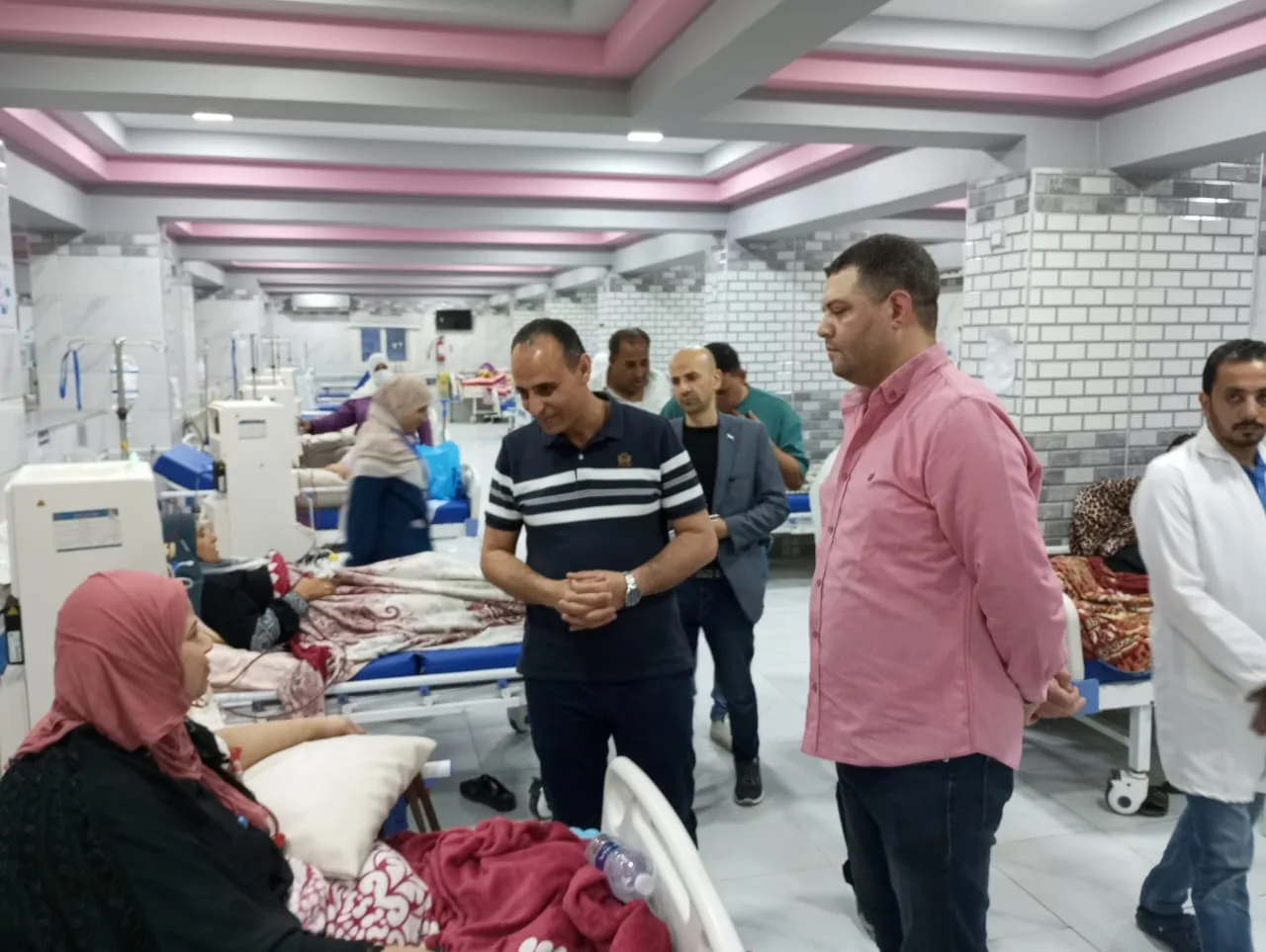 كتبوا علاج لمريض يشتريه من الخارج.. مجازاة عاملين بمستشفى أبوكبير كتبوا علاج لمريض يشتريه من الخارج.. مجازاة عاملين بمستشفى أبوكبير