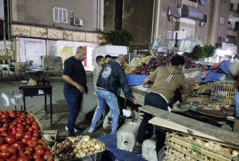 كر وفر استمرار حملات إزالة الإشغالات فى بورفؤاد وفرض الإنضباط كر وفر استمرار حملات إزالة الإشغالات فى بورفؤاد وفرض الإنضباط