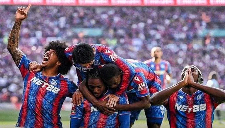 كريستال بالاس يتفوق على مانشستر سيتي وينال كأس الاتحاد الإنجليزي لأول مرة في تاريخه.