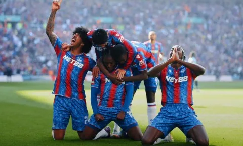 كريستال بالاس يحصد كأس الاتحاد الإنجليزي للمرة الأولى في تاريخه