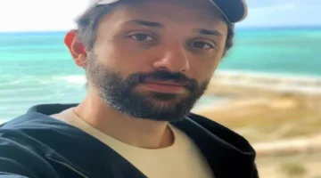كريم محمود عبد العزيز يشارك تفاصيل آخر لقاء له مع أحمد زكي | فيديو