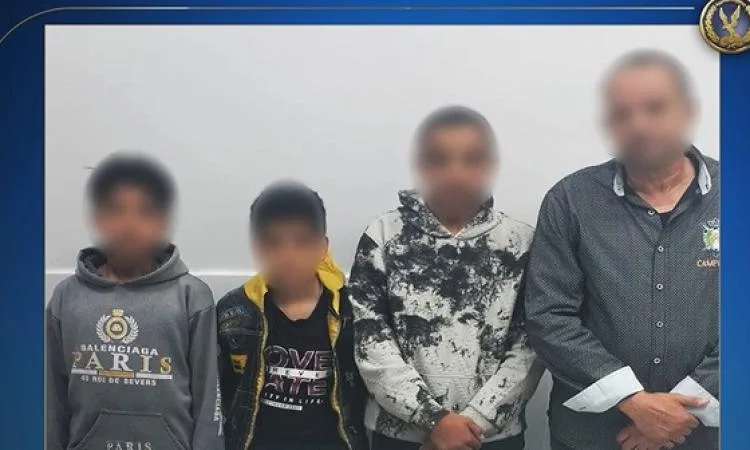 كشف ملابسات فيديو اعتداء 3 أطفال على آخر بكفر الشيخ.. وضبط مرتكبي الواقعة كشف ملابسات فيديو اعتداء 3 أطفال على آخر بكفر الشيخ.. وضبط مرتكبي الواقعة