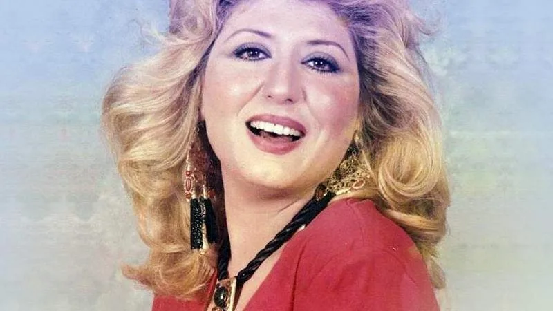 لأول مرة.. سهير رمزي تكشف كواليس فيلم «حتى لا يطير الدخان» مع الزعيم |فيديو لأول مرة.. سهير رمزي تكشف كواليس فيلم «حتى لا يطير الدخان» مع الزعيم |فيديو
