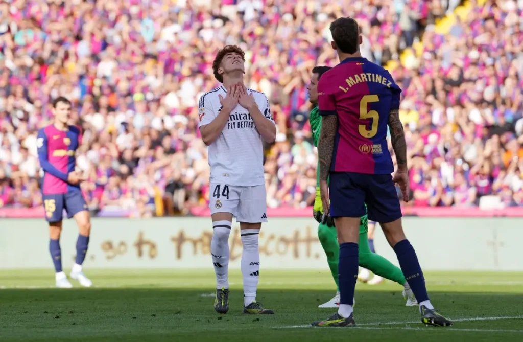 لاعب ريال مدريد يوقف التعليقات على إنستغرام بسبب إهانات من الجماهير. لاعب ريال مدريد يوقف التعليقات على إنستغرام بسبب إهانات من الجماهير.