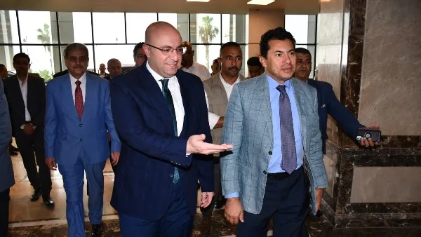 لافتتاح منشآت رياضية.. وزير الشباب يصل محافظة بني سويف لافتتاح منشآت رياضية.. وزير الشباب يصل محافظة بني سويف