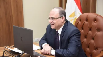 لبحث التعاون المشترك.. رئيس هيئة الدواء يعقد اجتماعا افتراضيا مع نظيره الزامبي