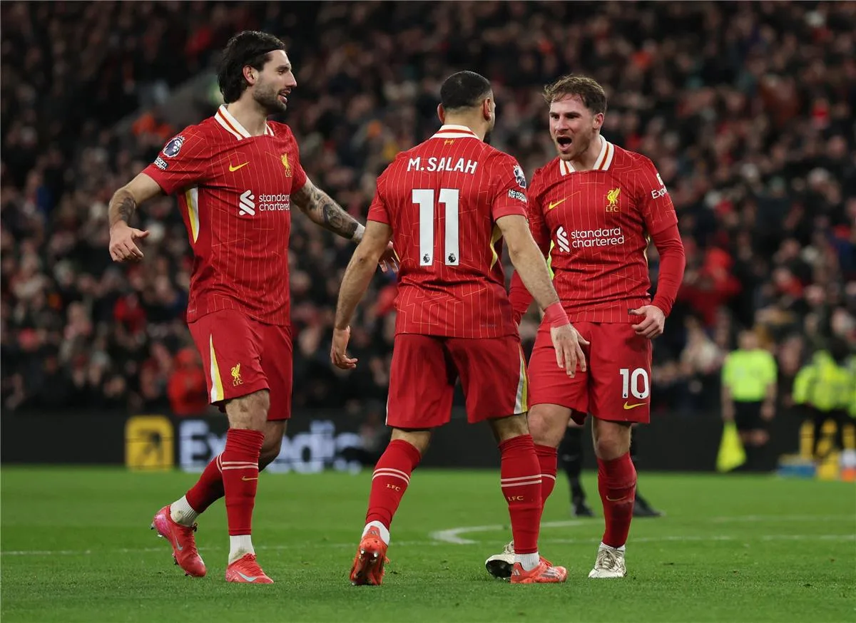 لقوة أهدافه وتمريراته الحاسمة.. نجم ليفربول يتوج بجائزة لاعب شهر أبريل في الدوري الإنجليزي لقوة أهدافه وتمريراته الحاسمة.. نجم ليفربول يتوج بجائزة لاعب شهر أبريل في الدوري الإنجليزي