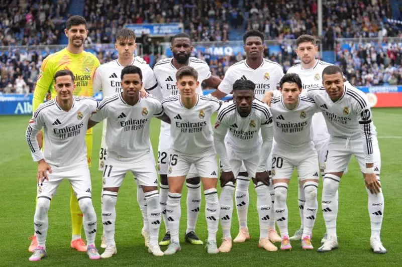 للعام الرابع على التوالي، ريال مدريد يتربع على قمة تصنيف “فوربس” لأعلى الأندية قيمة. للعام الرابع على التوالي، ريال مدريد يتربع على قمة تصنيف “فوربس” لأعلى الأندية قيمة.