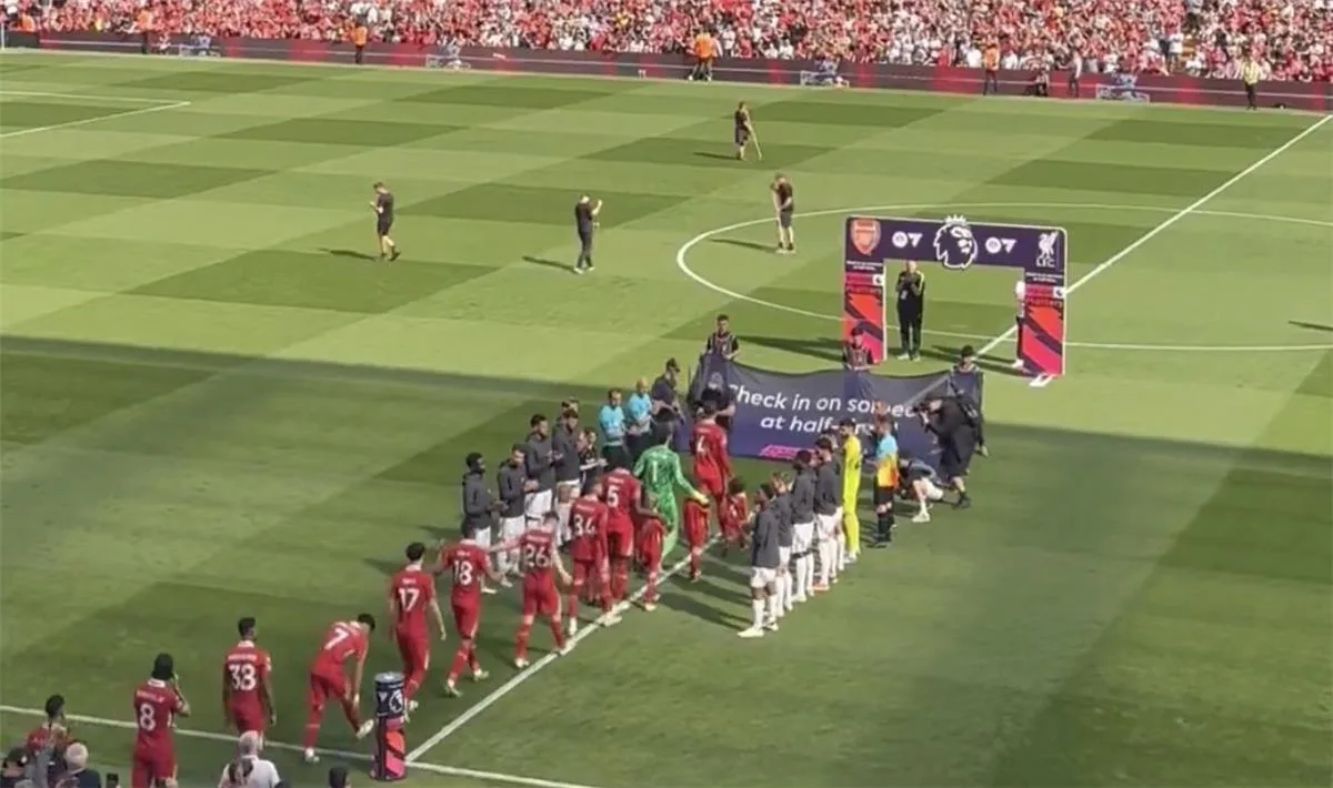 للمرة الثانية.. ممر شرفي لـ ليفربول من لاعبي آرسنال في الدوري الإنجليزي للمرة الثانية.. ممر شرفي لـ ليفربول من لاعبي آرسنال في الدوري الإنجليزي