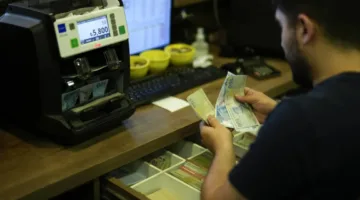 لماذا تبتعد البنوك عنك؟ خبير تركي يكشف حقائق الائتمان والمصداقية.