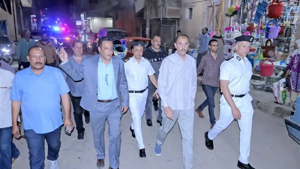 لمتابعة التخطيط المروري ورفع الإشغالات.. محافظ سوهاج في جولة مسائية بعدد من شوارع المدينة لمتابعة التخطيط المروري ورفع الإشغالات.. محافظ سوهاج في جولة مسائية بعدد من شوارع المدينة