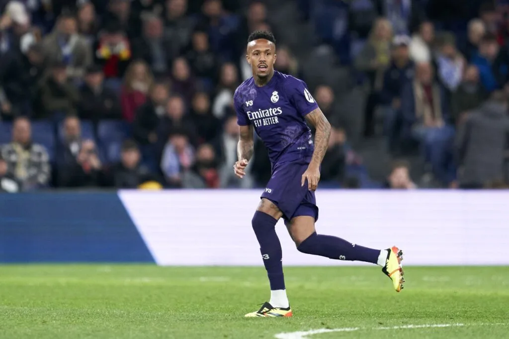 لن يكون لاعبًا رئيسيًا في المونديال – استراتيجية تشابي ألونسو لاستخدام مدافع ريال مدريد لن يكون لاعبًا رئيسيًا في المونديال – استراتيجية تشابي ألونسو لاستخدام مدافع ريال مدريد