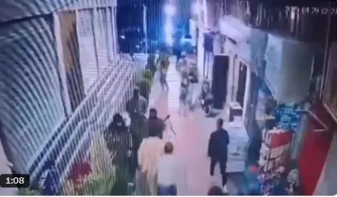 “ليالي إسقاط المطاعم الليلية” في سورية.. ضرب وإهانة وقتل مُرتاديها علنًا!.. “فضيلة جهادية عفوية من بركات سُقوط نظام الأسد أم حملة مُمنهجة لإرهاب السوريين؟.. وبعد إقالته “الناطور” يُعيد نفسه نقيبًا للفنانين: “وين كنتو من 14 سنة”؟! “ليالي إسقاط المطاعم الليلية” في سورية.. ضرب وإهانة وقتل مُرتاديها علنًا!.. “فضيلة جهادية عفوية من بركات سُقوط نظام الأسد أم حملة مُمنهجة لإرهاب السوريين؟.. وبعد إقالته “الناطور” يُعيد نفسه نقيبًا للفنانين: “وين كنتو من 14 سنة”؟!