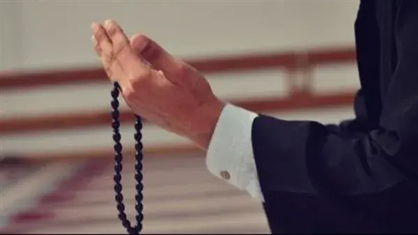 ما حكم تحديد وقت معين بين الأذان والإقامة؟ ما حكم تحديد وقت معين بين الأذان والإقامة؟