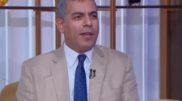ما هو مرض الذئبة الحمراء وأسبابه وهل هو وراثي؟.. أستاذ أمراض مناعية يوضح