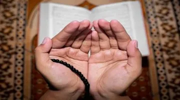 ماذا تقول الأدعية الدينية عن رضى الأب؟