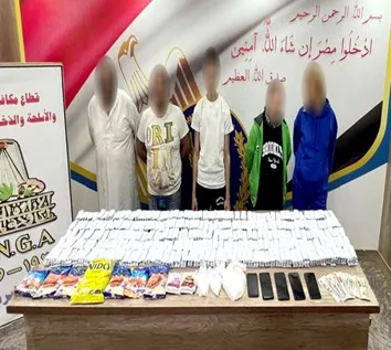 مافيا الآيس.. الداخلية تحبط تهريب كمية كبيرة من المخدرات لخارج البلاد| صور مافيا الآيس.. الداخلية تحبط تهريب كمية كبيرة من المخدرات لخارج البلاد| صور