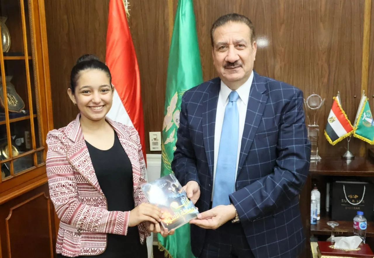 مايفن عماد.. طالبة بالمنوفية تحصل على براءة اختراع “علاج الخلايا السرطانية” مايفن عماد.. طالبة بالمنوفية تحصل على براءة اختراع “علاج الخلايا السرطانية”