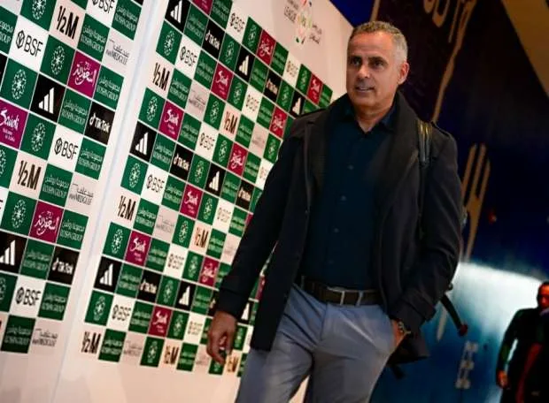 هل سيُعلق القيد مرة أخرى؟ تحرك سريع من الزمالك بعد شكوى جوميز ومساعديه (خاص) هل سيُعلق القيد مرة أخرى؟ تحرك سريع من الزمالك بعد شكوى جوميز ومساعديه (خاص)