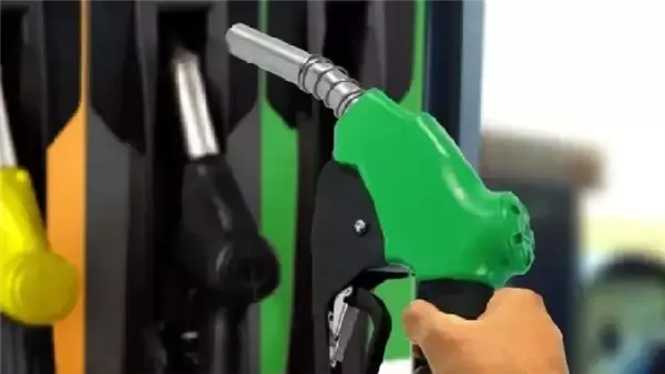 بناءً على قرار لجنة التسعير.. سعر البنزين اليوم الأربعاء 21-5-2025 بناءً على قرار لجنة التسعير.. سعر البنزين اليوم الأربعاء 21-5-2025