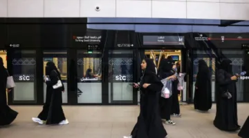 مترو الرياض يتجاوز الفروق الاجتماعية في السعودية