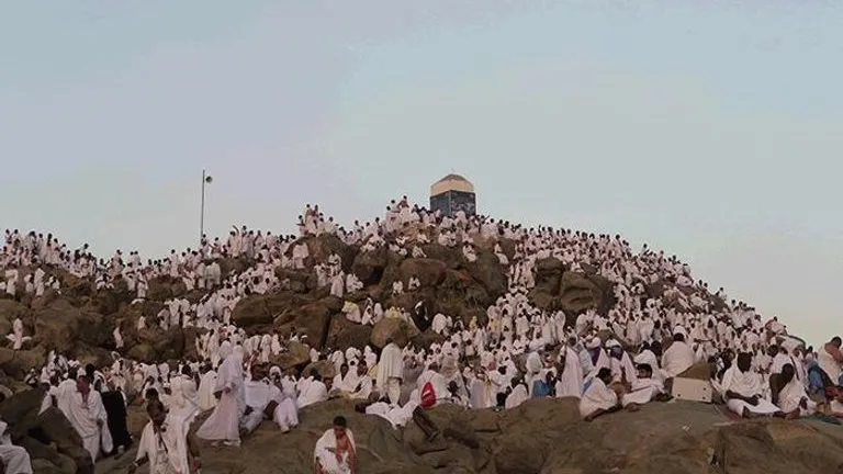 متى يبدأ العشر الأواخر من ذي الحجة 1446هـ؟ وما هي أهميتها وأفضل الأعمال التي يُستحب القيام بها خلالها؟