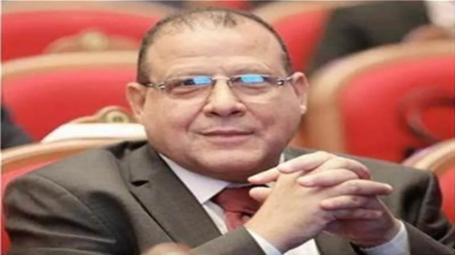 مجدي البدوي: تجاوز التحديات الاقتصادية الراهنة لن يكون إلا بسواعد العمال مجدي البدوي: تجاوز التحديات الاقتصادية الراهنة لن يكون إلا بسواعد العمال