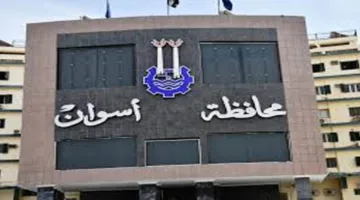 محافظ أسوان يتابع جهود حملات مديرية الأمن وضبط العديد من الجناة والأشخاص المخالفين