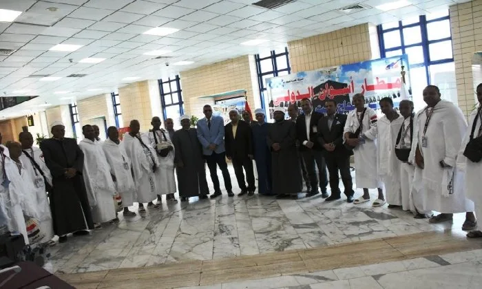 محافظ أسوان يرافق أول دفعة من حجاج بيت الله الحرام إلى المطار محافظ أسوان يرافق أول دفعة من حجاج بيت الله الحرام إلى المطار