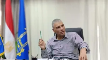 محافظ أسوان يراقب استقبال الطلبات لمسابقة “الأب المثالي لعام 2025”