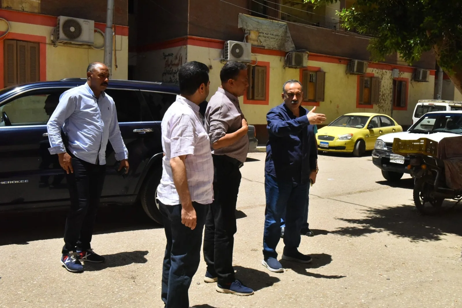 محافظ أسيوط: إزالة الإشغالات وتحسين البيئة بمنطقة مساكن عزبة السجن محافظ أسيوط: إزالة الإشغالات وتحسين البيئة بمنطقة مساكن عزبة السجن