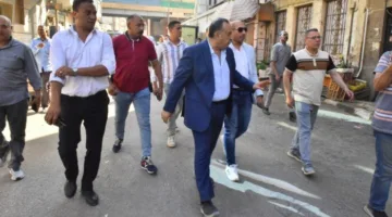 محافظ أسيوط يتفقد شارع رياض عقب إزالة الإشغالات ويشيد بتعاون المواطنين
