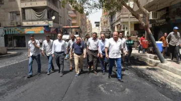 محافظ أسيوط يشرف ميدانياً على تطوير ورصف شارع 26 يوليو وتفرعاته