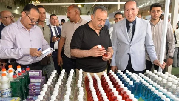 محافظ أسيوط يطلق المعرض الطبي الأول بمشاركة 40 شركة في مجال المستلزمات الطبية محافظ أسيوط يطلق المعرض الطبي الأول بمشاركة 40 شركة في مجال المستلزمات الطبية
