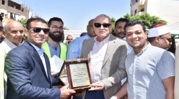 محافظ الأقصر يتفقد مشروعات البياضية ويدشن مبادرة "جملها تكملها" لتجميل المدينة