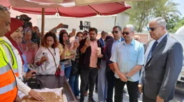  محافظ الإسكندرية فى زيارة إلى صومعة  كينج مريوط ويتابع  توريد الأقماح المحلية