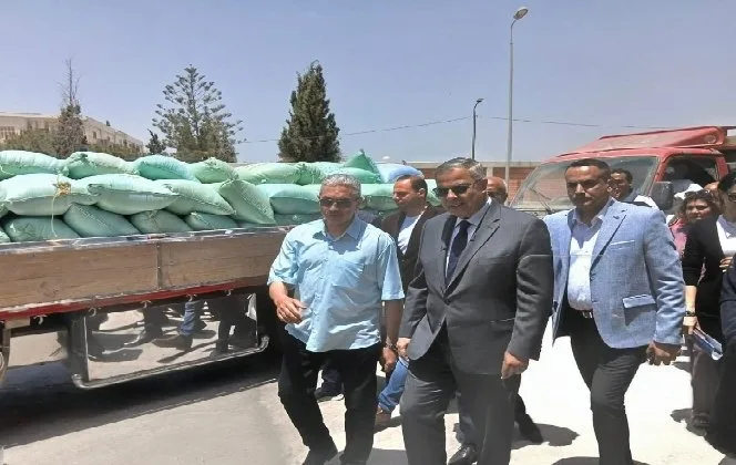 محافظ الإسكندرية يتفقد صوامع الكينج مريوط ويشدد على تسهيل توريد الأقماح محافظ الإسكندرية يتفقد صوامع الكينج مريوط ويشدد على تسهيل توريد الأقماح