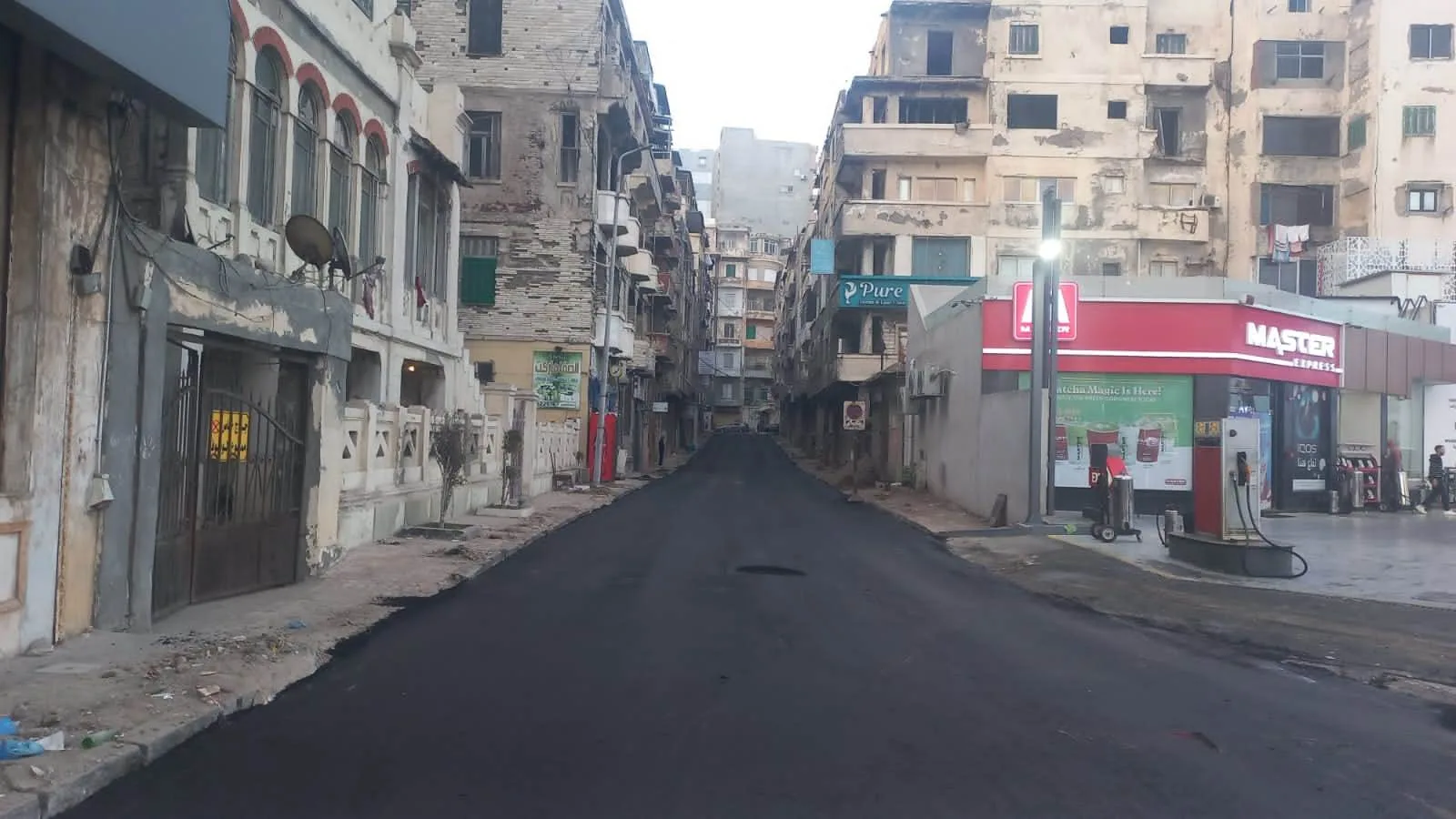 محافظ الإسكندرية يكلف مديرية الطرق بسرعة تنفيذ الخطة الاستثمارية وترميم الأسفلت المتهالك بالشوارع محافظ الإسكندرية يكلف مديرية الطرق بسرعة تنفيذ الخطة الاستثمارية وترميم الأسفلت المتهالك بالشوارع