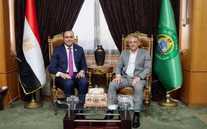 محافظ الإسماعيلية يستقبل رئيس الهيئة العامة للرعاية الصحية خلال زيارته لمنشآت الهيئة محافظ الإسماعيلية يستقبل رئيس الهيئة العامة للرعاية الصحية خلال زيارته لمنشآت الهيئة
