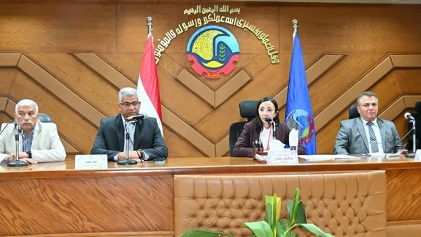 محافظ البحيرة : وضع خطة عاجلة لتنظيم حملات توعية مكثفة داخل القرى والمراكز محافظ البحيرة : وضع خطة عاجلة لتنظيم حملات توعية مكثفة داخل القرى والمراكز