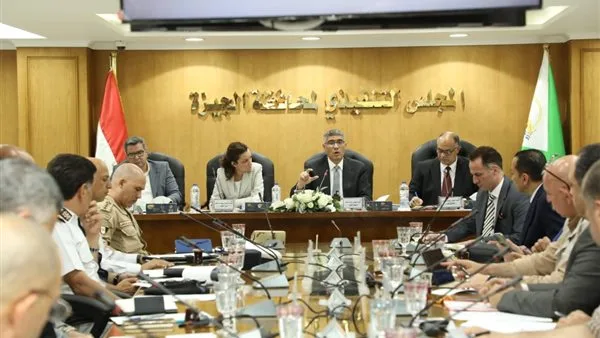 محافظ الجيزة: استمرار إقامة أسواق اليوم الواحد ولا تهاون في مخالفات البناء محافظ الجيزة: استمرار إقامة أسواق اليوم الواحد ولا تهاون في مخالفات البناء