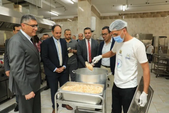 محافظ الجيزة يتفقد مركز إمبابة لعلاج مدمني المخدرات وإعادة تأهيلهم محافظ الجيزة يتفقد مركز إمبابة لعلاج مدمني المخدرات وإعادة تأهيلهم