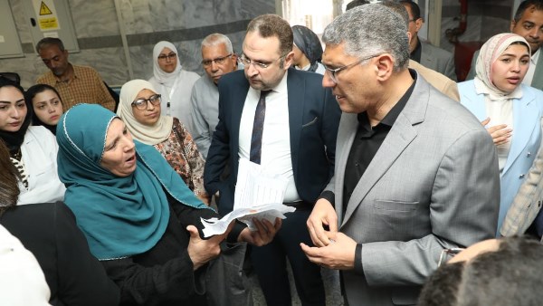 محافظ الجيزة يوجه بتيسير الخدمات المقدمة للمواطنين في التأمين الصحي بـ6 أكتوبر محافظ الجيزة يوجه بتيسير الخدمات المقدمة للمواطنين في التأمين الصحي بـ6 أكتوبر