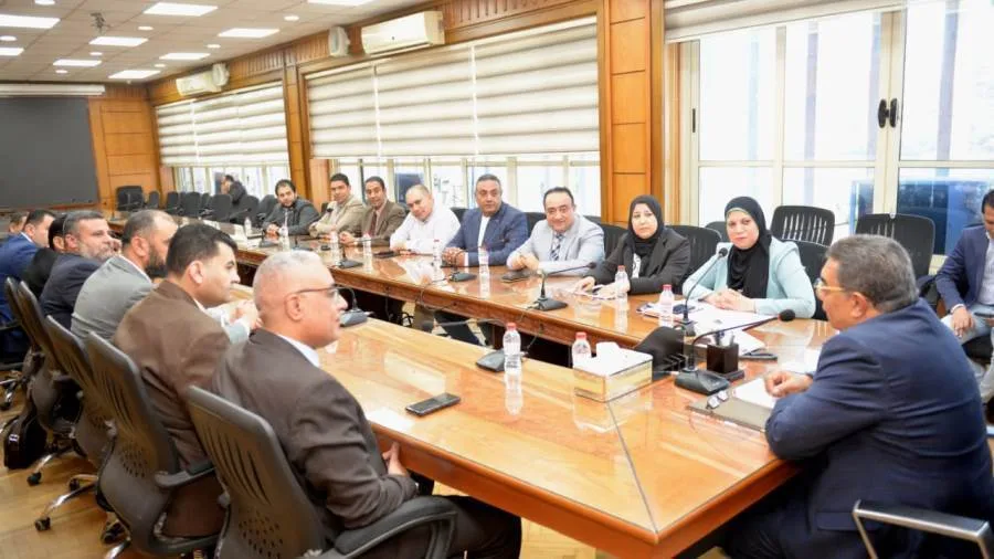 محافظ الدقهلية يهنئ الفائزين بالإشراف على بعثة حجاج الجمعيات محافظ الدقهلية يهنئ الفائزين بالإشراف على بعثة حجاج الجمعيات