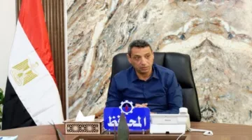 محافظ السويس في اجتماعه الأسبوعي: التعاون أساس النجاح.. والتنسيق لإنجاز أي مهام
